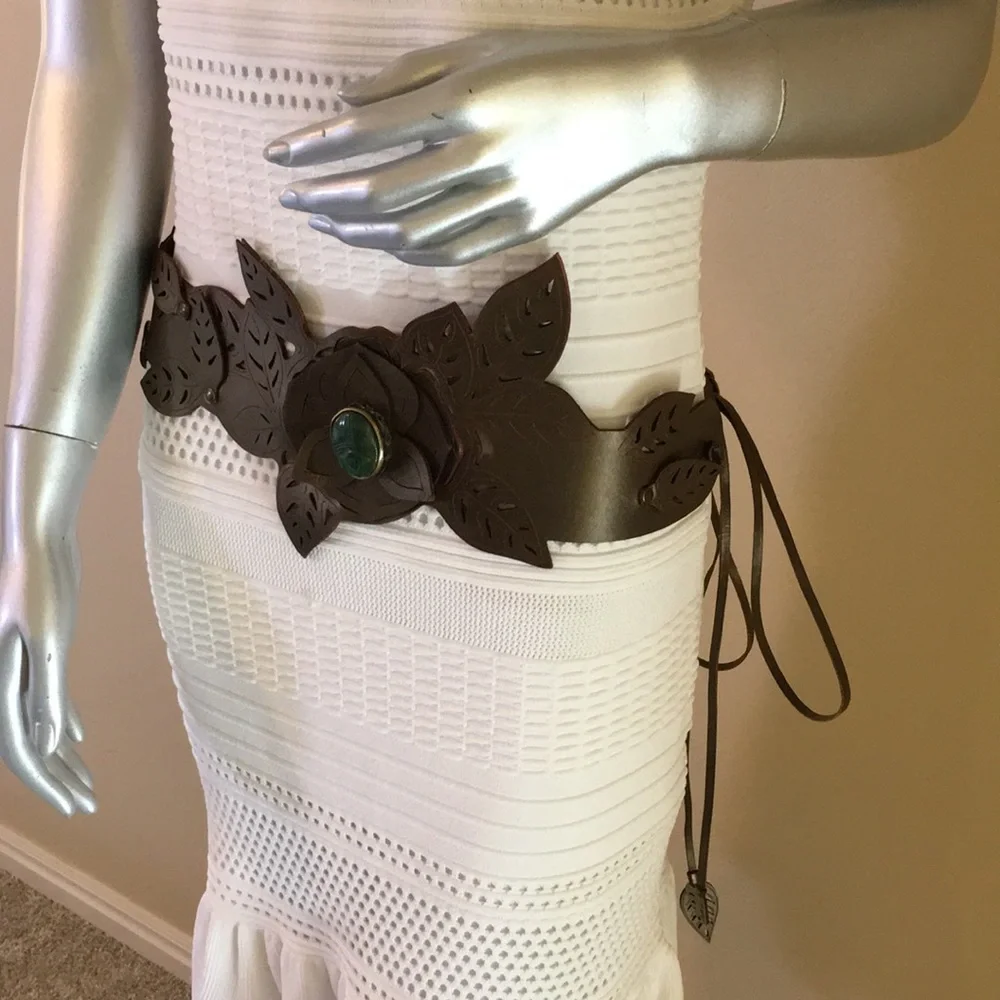 Garavani Valentino leather/jade tie belt